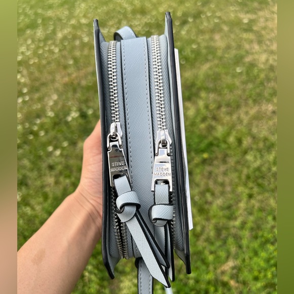 Steve Madden | Sky Blue Crossbody Purse - Picture 6 of 8